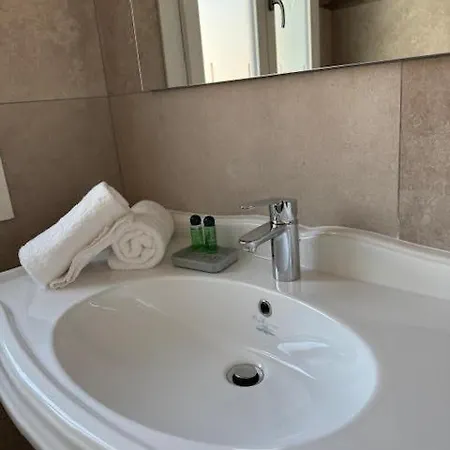 Locazione Turistica Sul Garda 2 Guest house